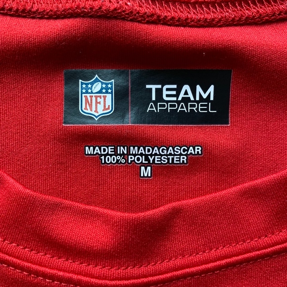 Men's Team Apparel Tampa Bay Bucaneers Red Shirt M - Picture 4 of 5